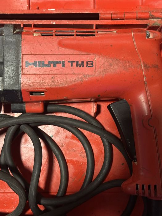 Bormasina hilti