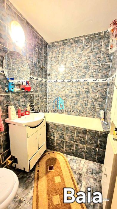 Apartament 3 camere Semidecomandat