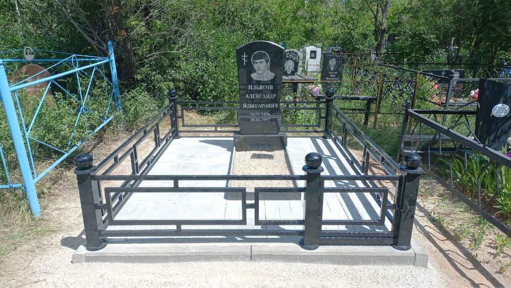 Памятники не дорого в Астане