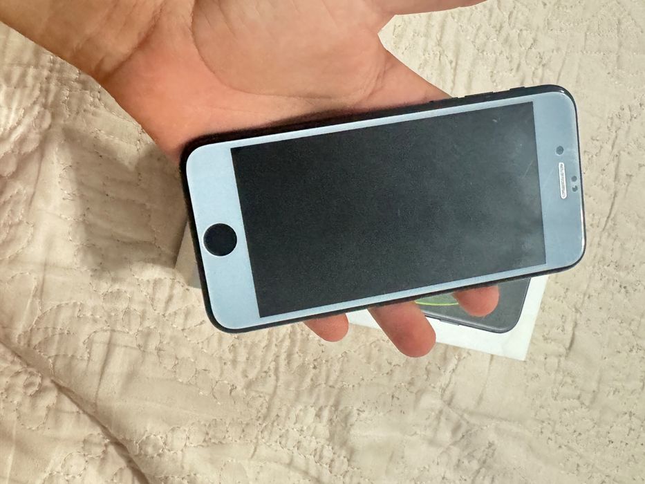 Iphone SE в хорошем состоянии