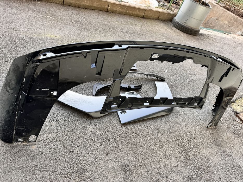 Задний бампер с планкой на RANGE ROVER 2023