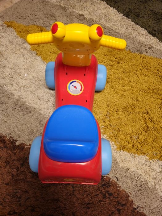 Mașinuța cu lumini si sunete  Minibo