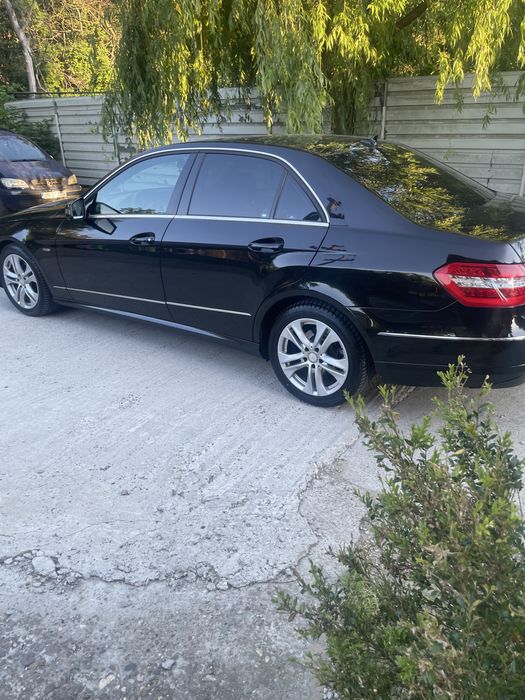 MERCEDES-BENZ E-Class 0