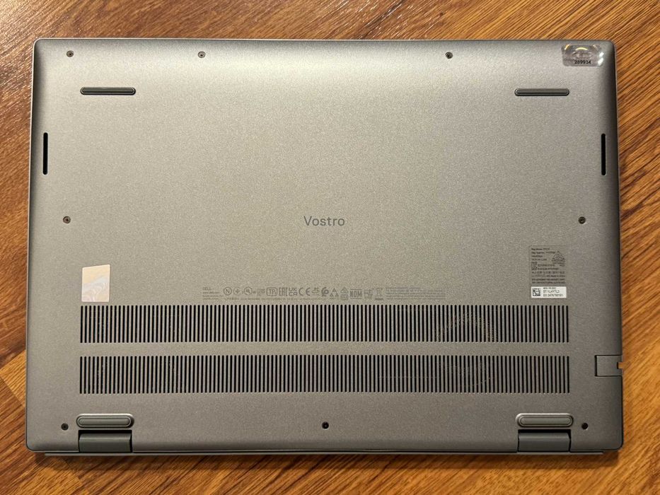 НОВ 16 WUXGA i7-1360p DELL Vostro 5630 16GB LPDDR5/512GB NVMe/Гаранция