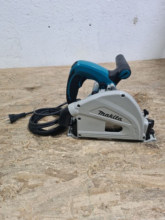 Circular cu plonjare Makita SP6000