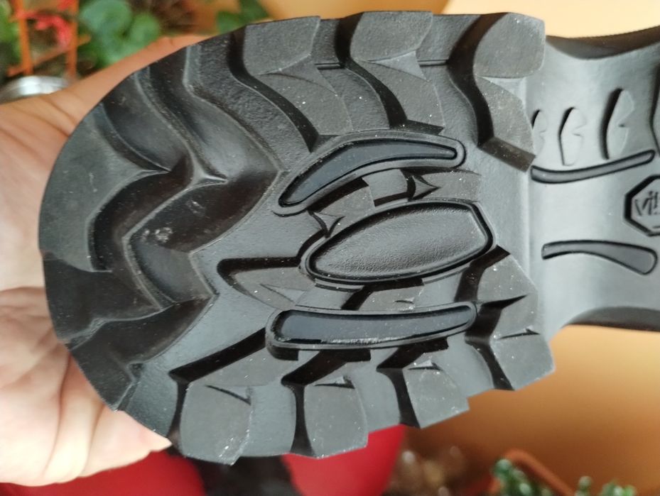 Bocanci italienesti carabinieri Vibram 44