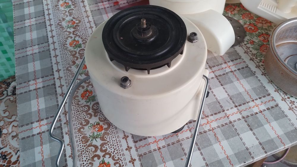 Соковыжималку .Россинка.