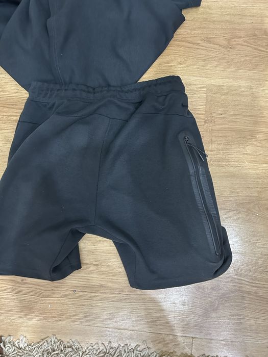 Compleu nike tech