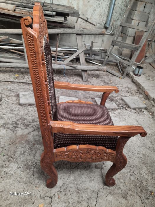 Продаётся кресло.