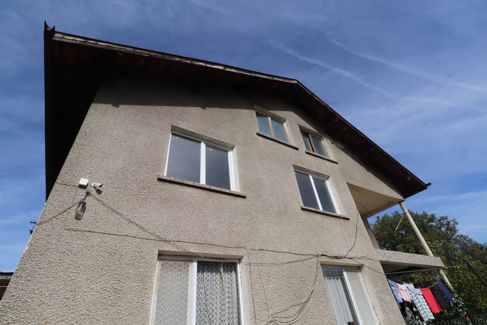 Давам под наем етаж къща 4 стаен 115кв м.