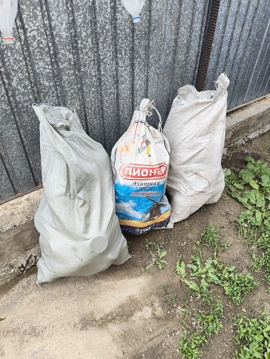 Банки разные 1л , 2л