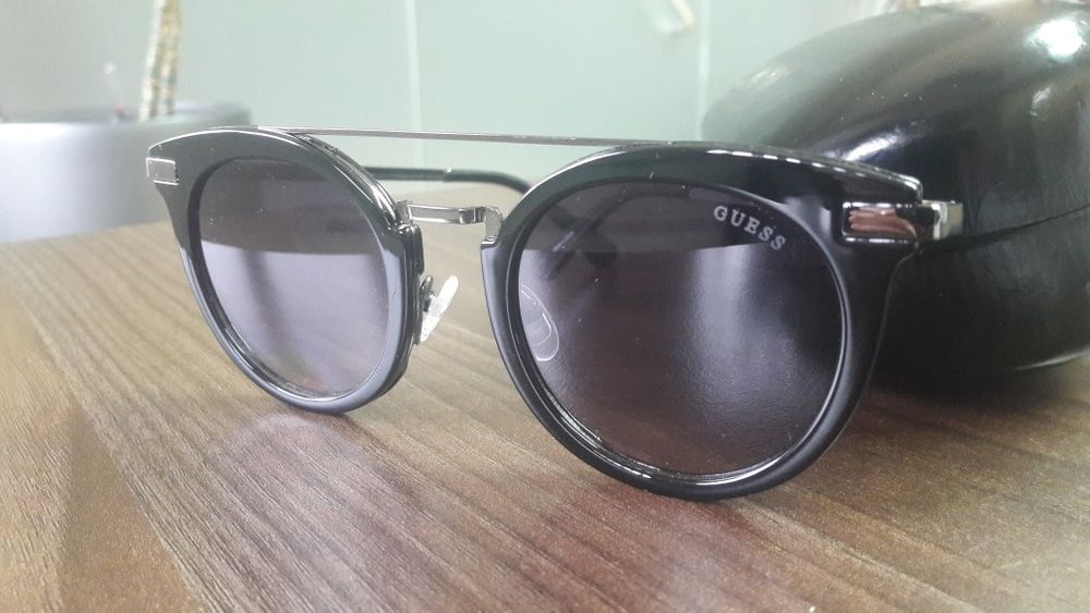 Слънчеви очила Guess