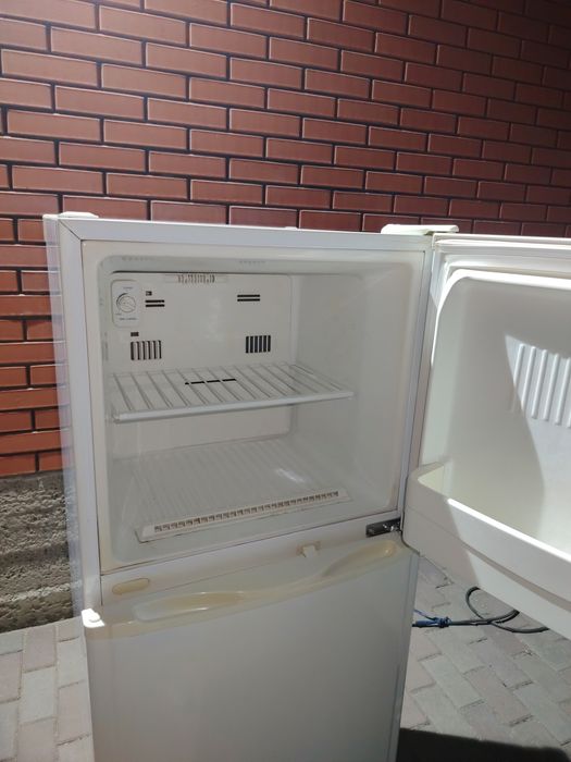 Продам холодильник