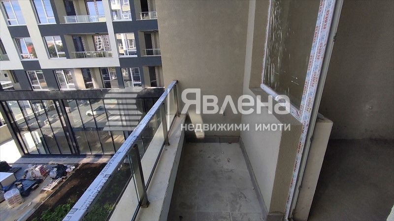 Продава се Двустаен апартамент в Бургас, Изгрев - 74 кв.м за 1555 €/кв.м - Снимка #5