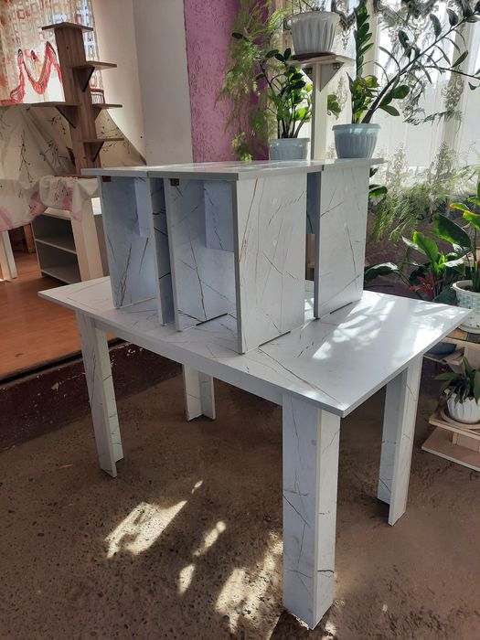 Кухонный стол новый