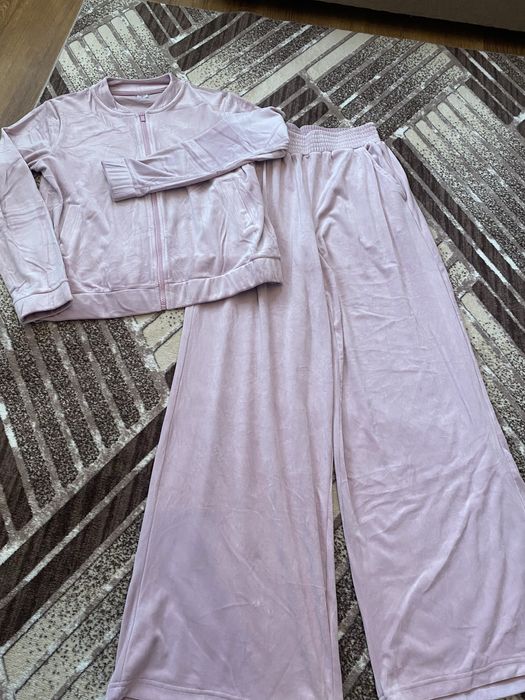 Дамски чисто нов плюшен екип