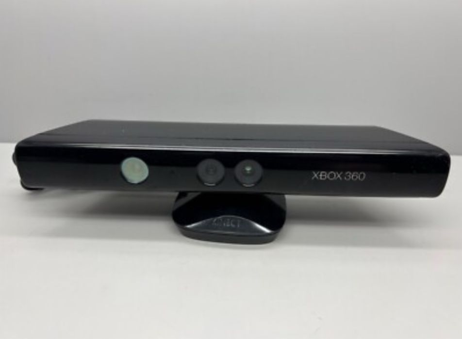Продам Kinect для Xbox 360 в отличном состоянии