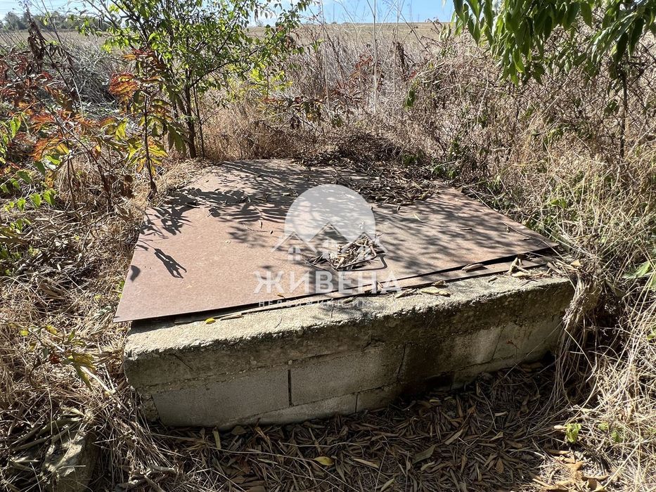 Продава парцел в с.Езерово, площ 8506 кв.м