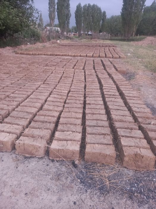 Саманый кирпич  18/38