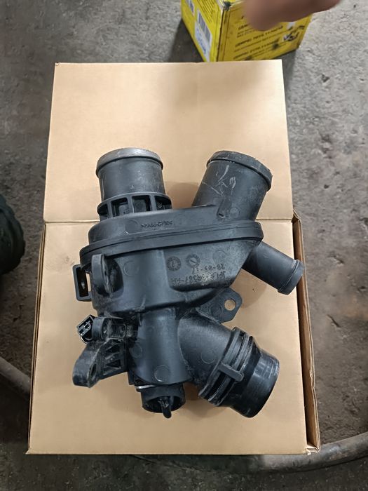 термостат RANGE ROVER 2018 года