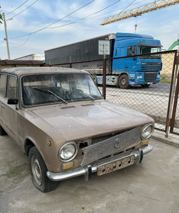Vaz 2101 sotiladi