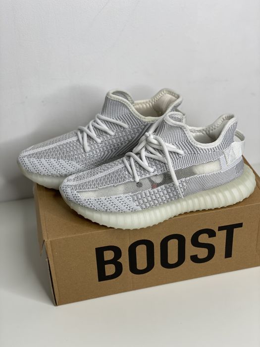 Adidasi YEEZY BOOST 350