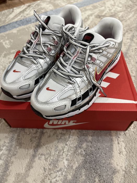 Nike p-6000 серо крассная