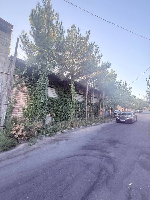 Срочно 2 та 6 сотихли икки томони куча булган 12 сотих ховли ер нархда