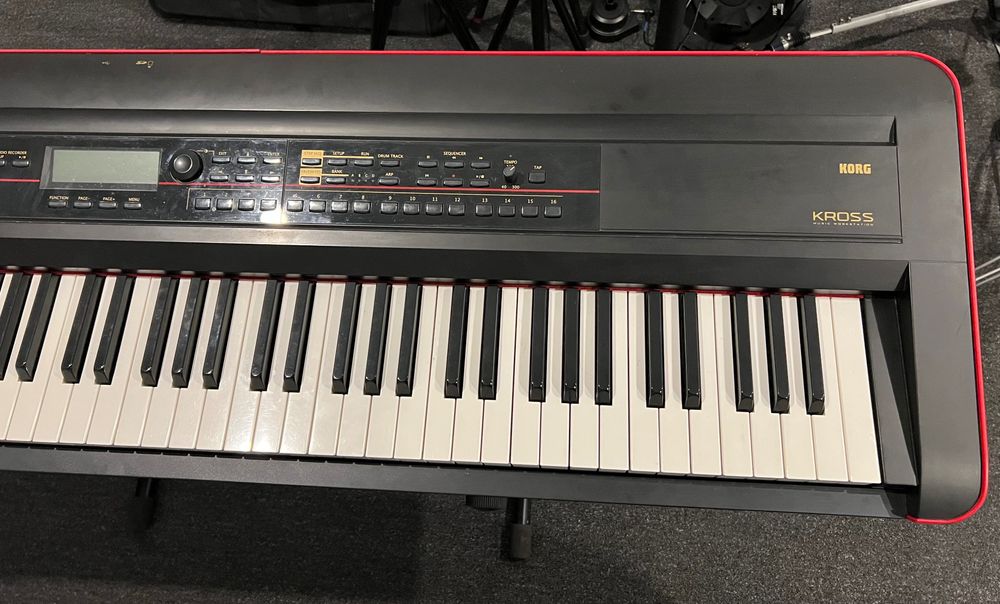 Синтезатор Korg Kross 88 электропиано