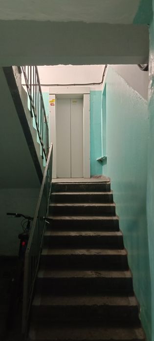 Продам квартиру напротив СДИ