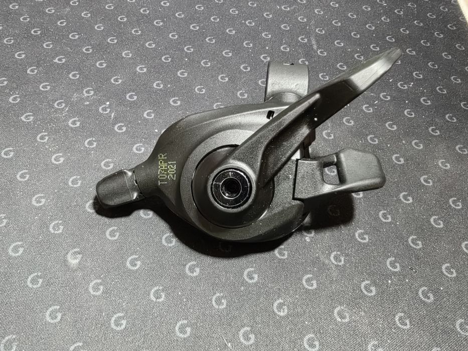 SRAM обтегач и команда 12 скорости