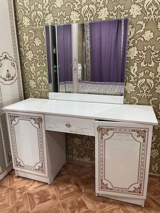 Продам спальный гранитур в вместе