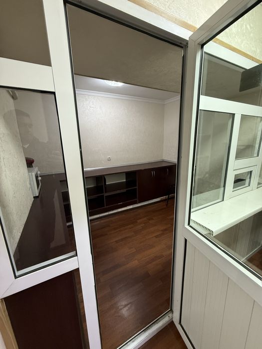 Офис аренда , подвальное помещение 100 м2 , первая линия .