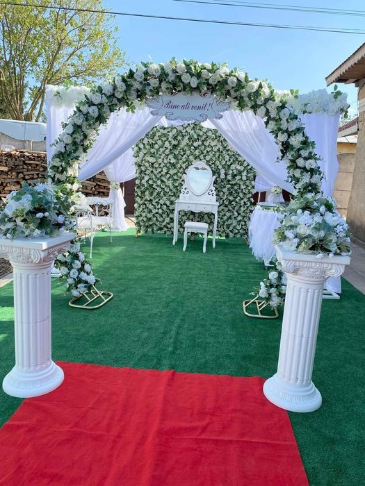 Închiriez decoratiuni evenimente