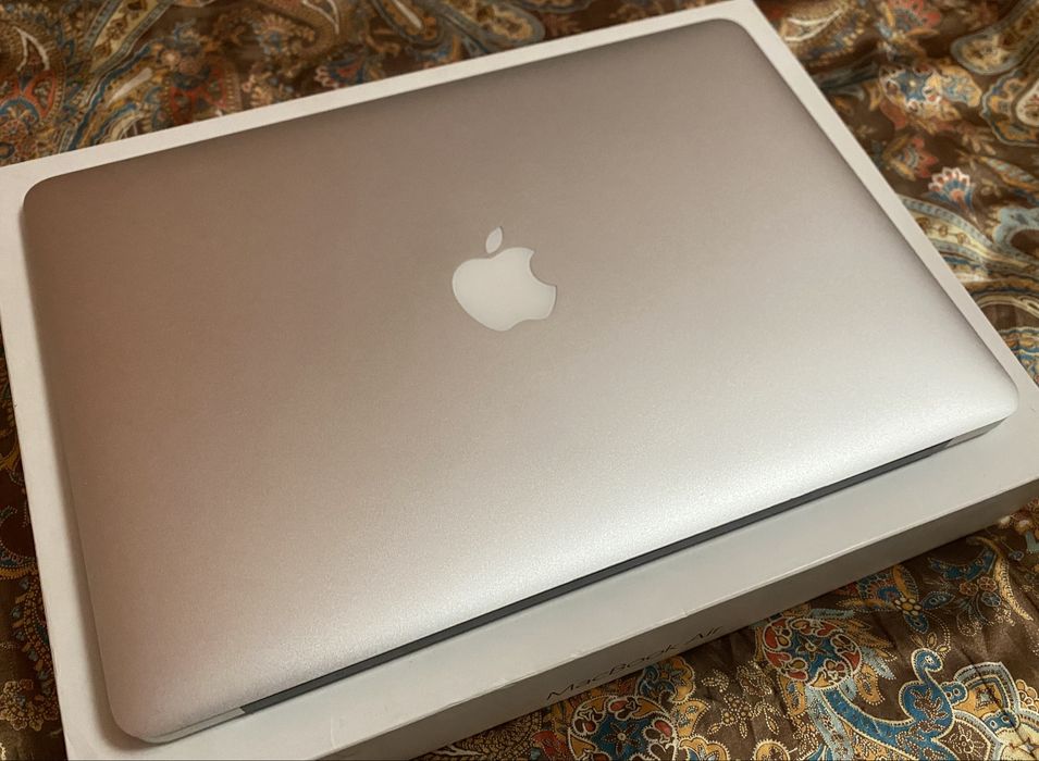 Macbook Air A1466 Core i5 Като нов!
