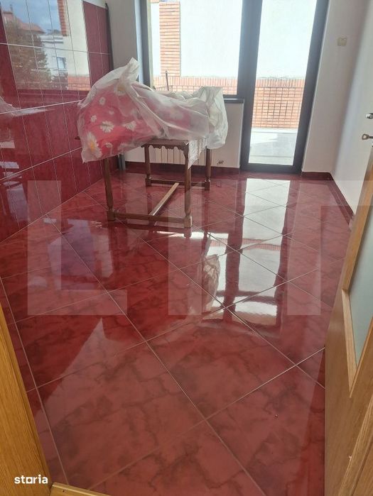 Casa de vanzare, 395 mp, zona Cotu Mic