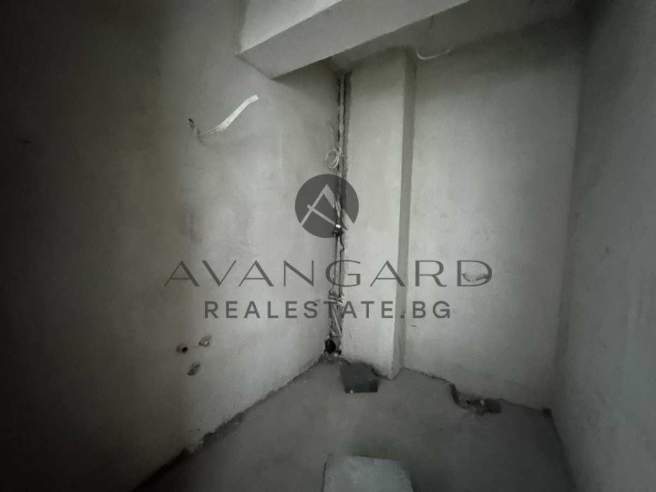 Продава се Двустаен апартамент в Пловдив, Тракия - 75 кв.м за 1530 €/кв.м - Снимка #2