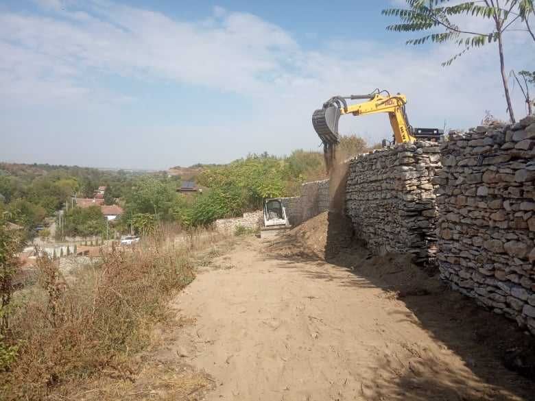 Услуги с Камион с Кран,Услуги със Самосвал,Услуги с автокран.