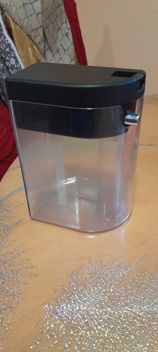 Кана (графа)за мляко и капучино за кафемашини Delonghi  Lattisima .