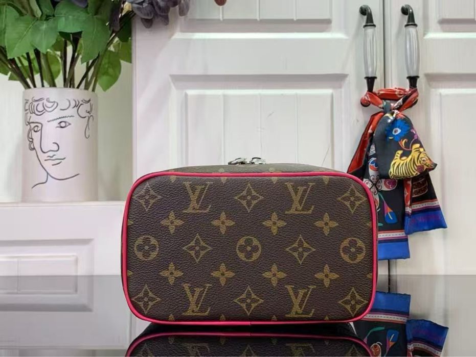 Косметичка LV Louis Vuittton Nice medium