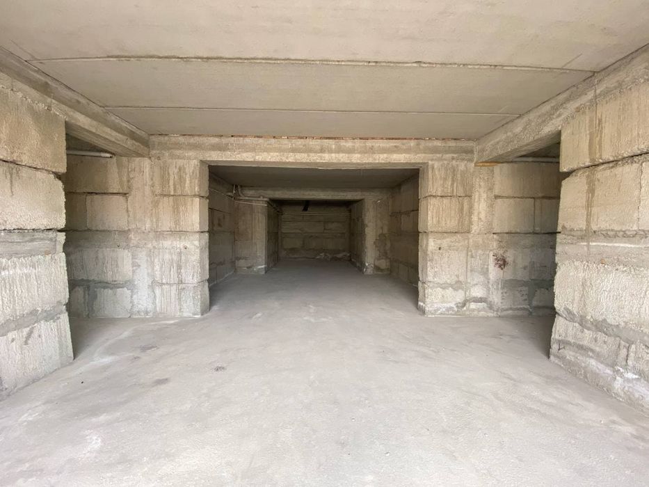 Подвал нотурар сотилади