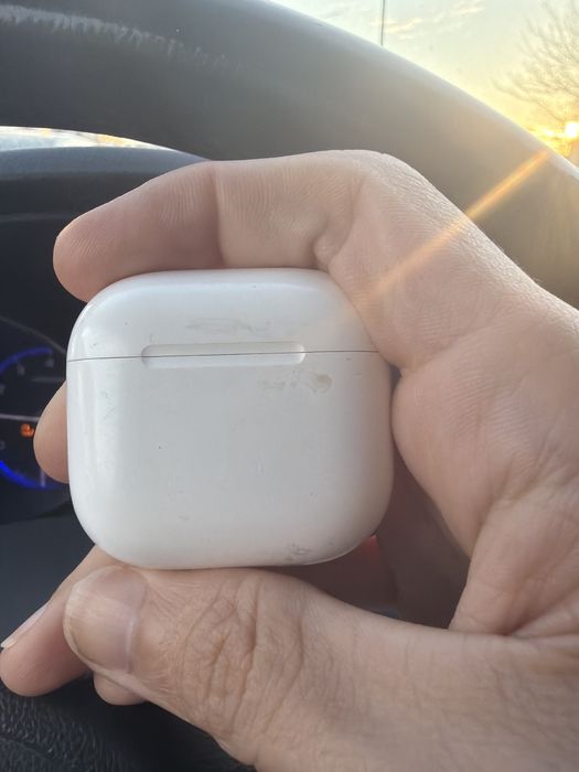 Продам airpods 4