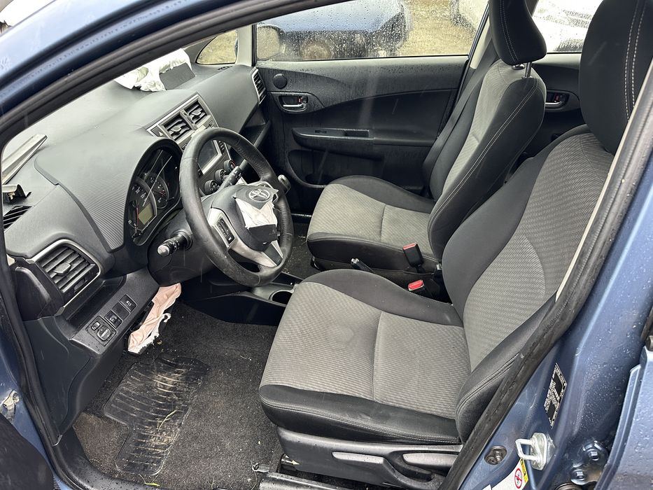 Toyota Verso S Тойота Версо С 1.33vvti 98 кс CVT На части!