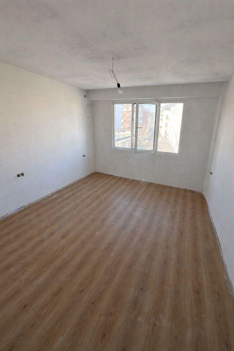 Продава се Двустаен апартамент в Бургас, Изгрев - 68 кв.м за 1013 €/кв.м - Снимка #1