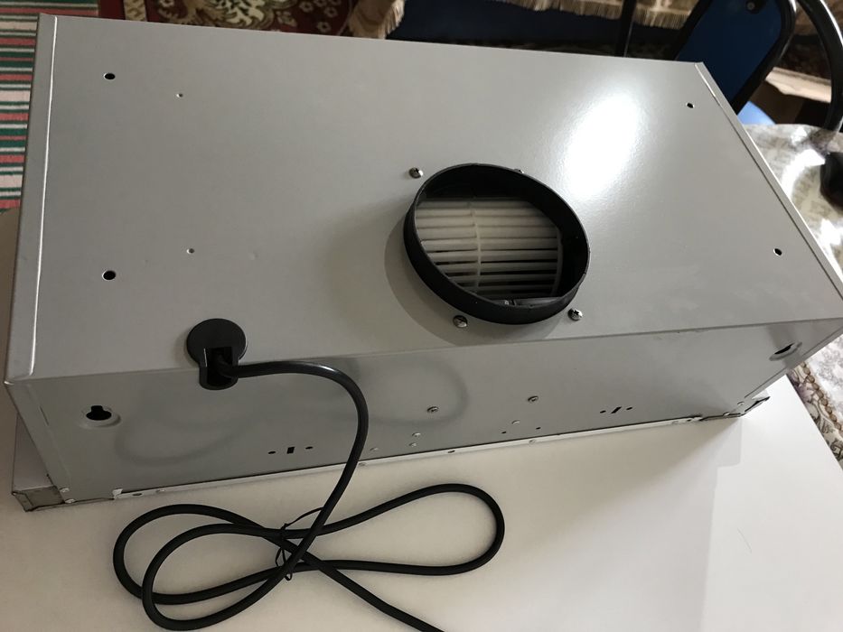 Кухонная вытяжка