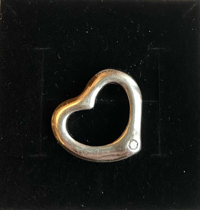 Pandantiv din argint in forma de inima cu diamant