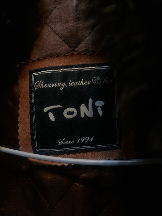 Vând geaca piele naturala