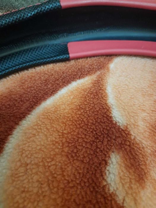 Стилен калъф за волан с антиплъзгащо покритие, червено, 38 см диаметър