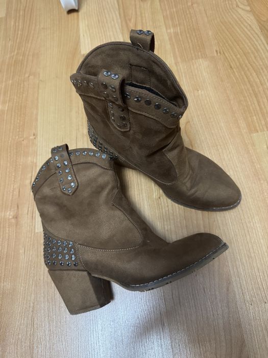 Botine tip ciocate interior captusit