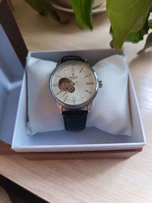 Продам  наручные часы Rolex копия , механический,новые.